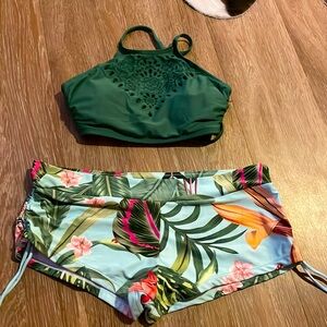EUC Size Small BIKINI TOP & CHEEKY SHORTS